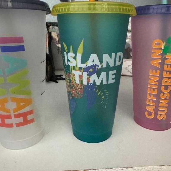 4/$25 Like new Starbucks cold cups bundle of 3 - Picture 3 of 4